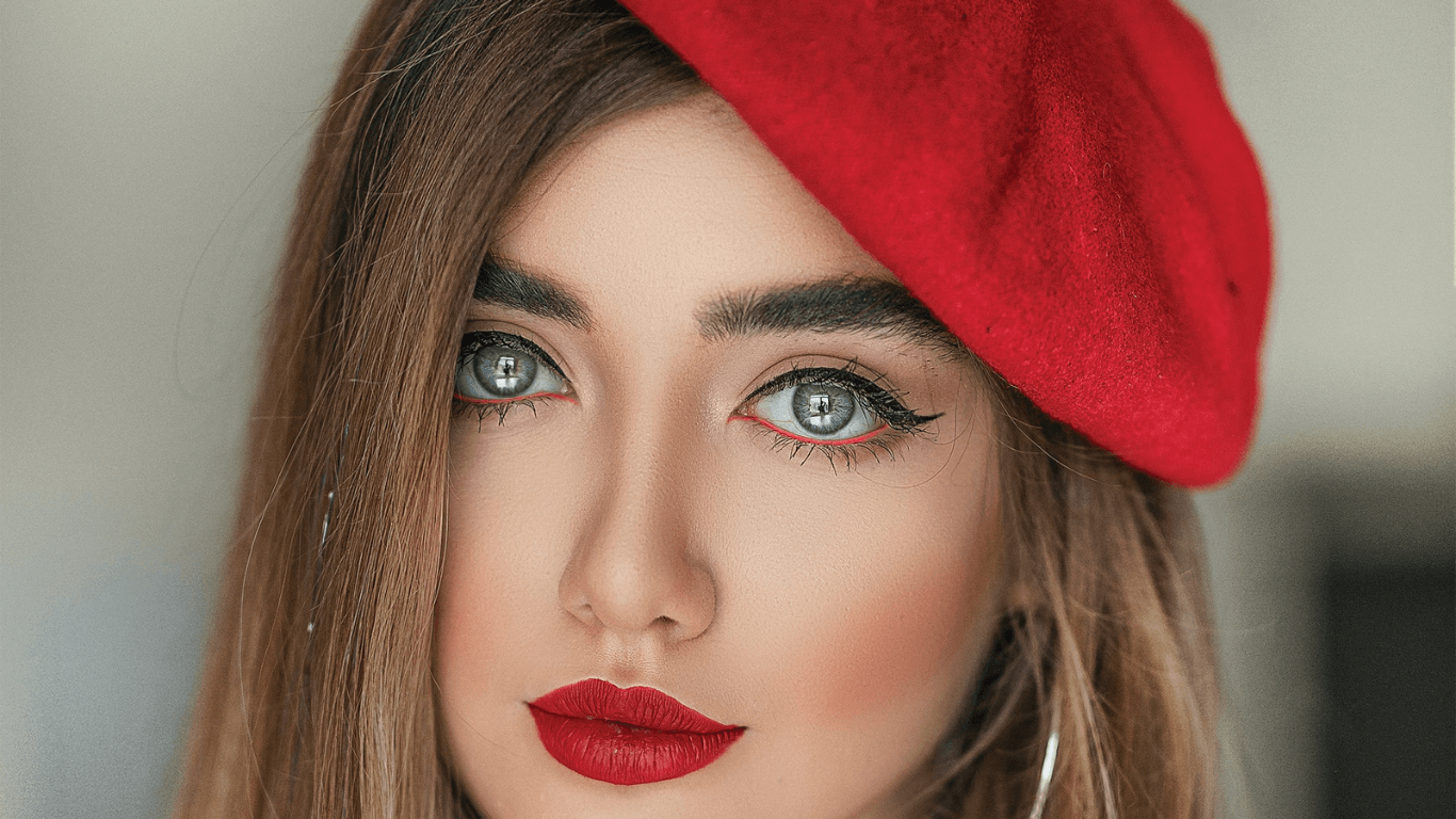 Perfect Eyeshadow Combinations for a Red Dress