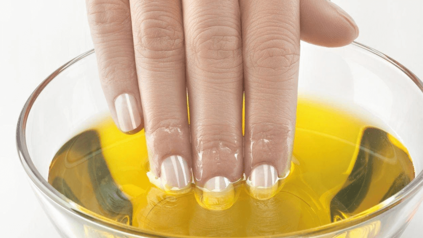 The Beauty Benefits of Olive Oil on Nails