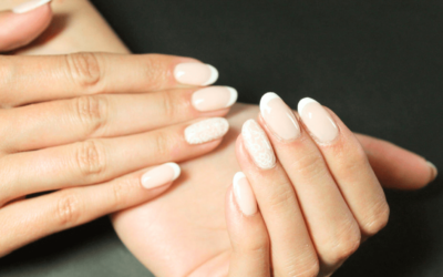 Two-Tone Ombre Almond Nails: A Stylish Fusion of Nail Trend
