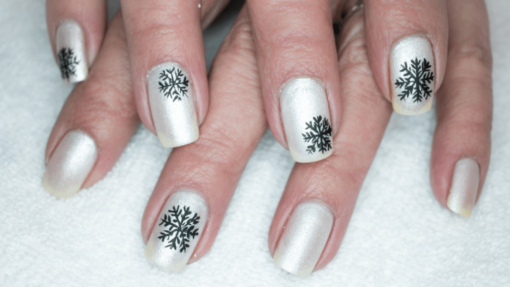 White Christmas Nail Designs