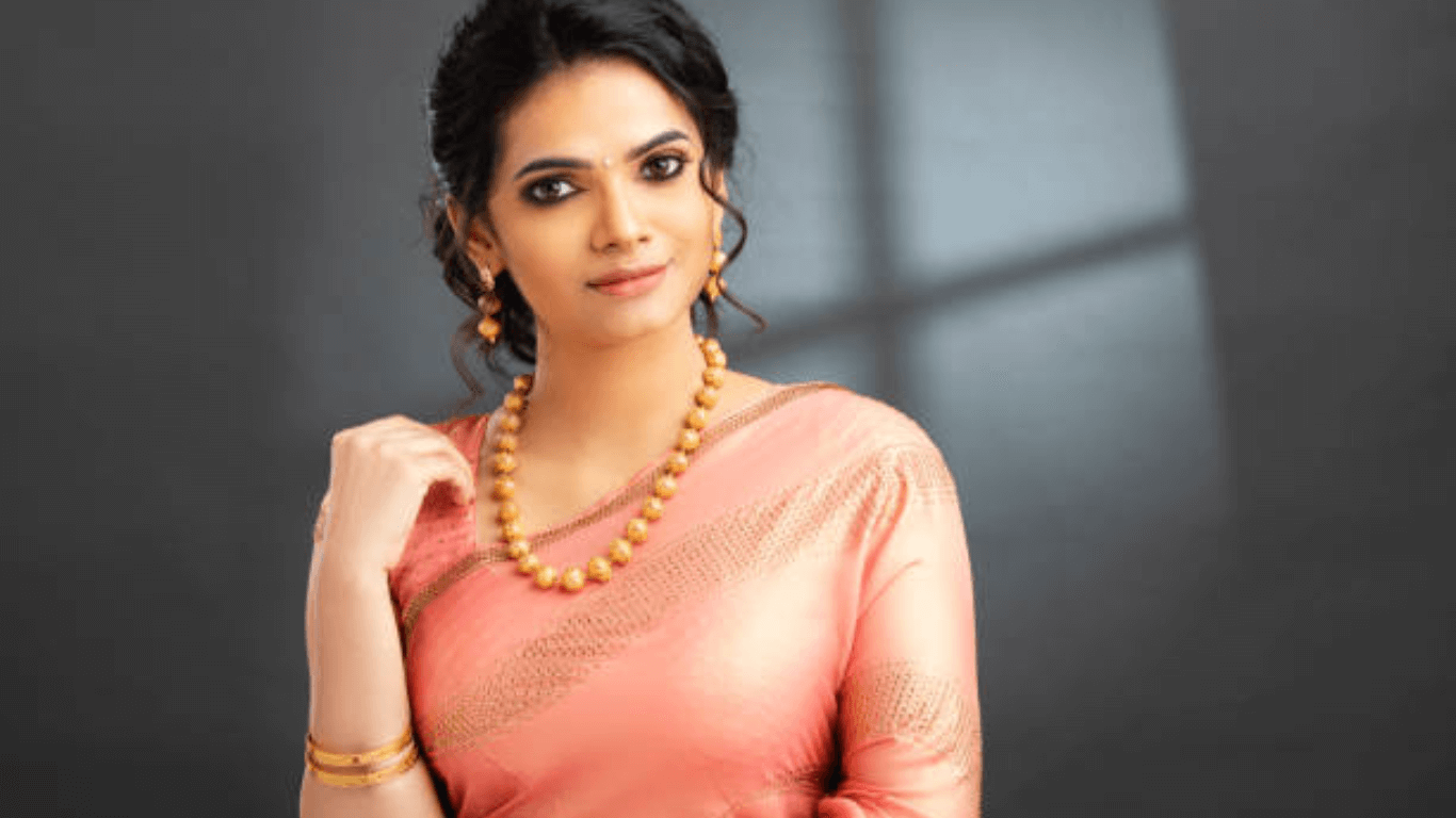 Baby Pink Saree Makeup Look