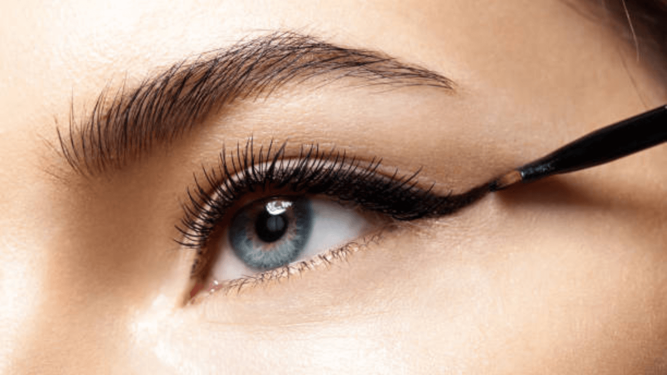 Goth Eyeliner Looks: Unleash Your Dark Elegance