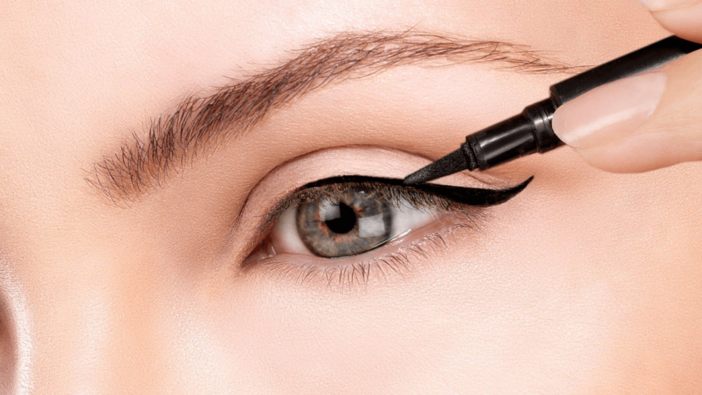 Harmful Effects of Eyeliner on Your Eyes