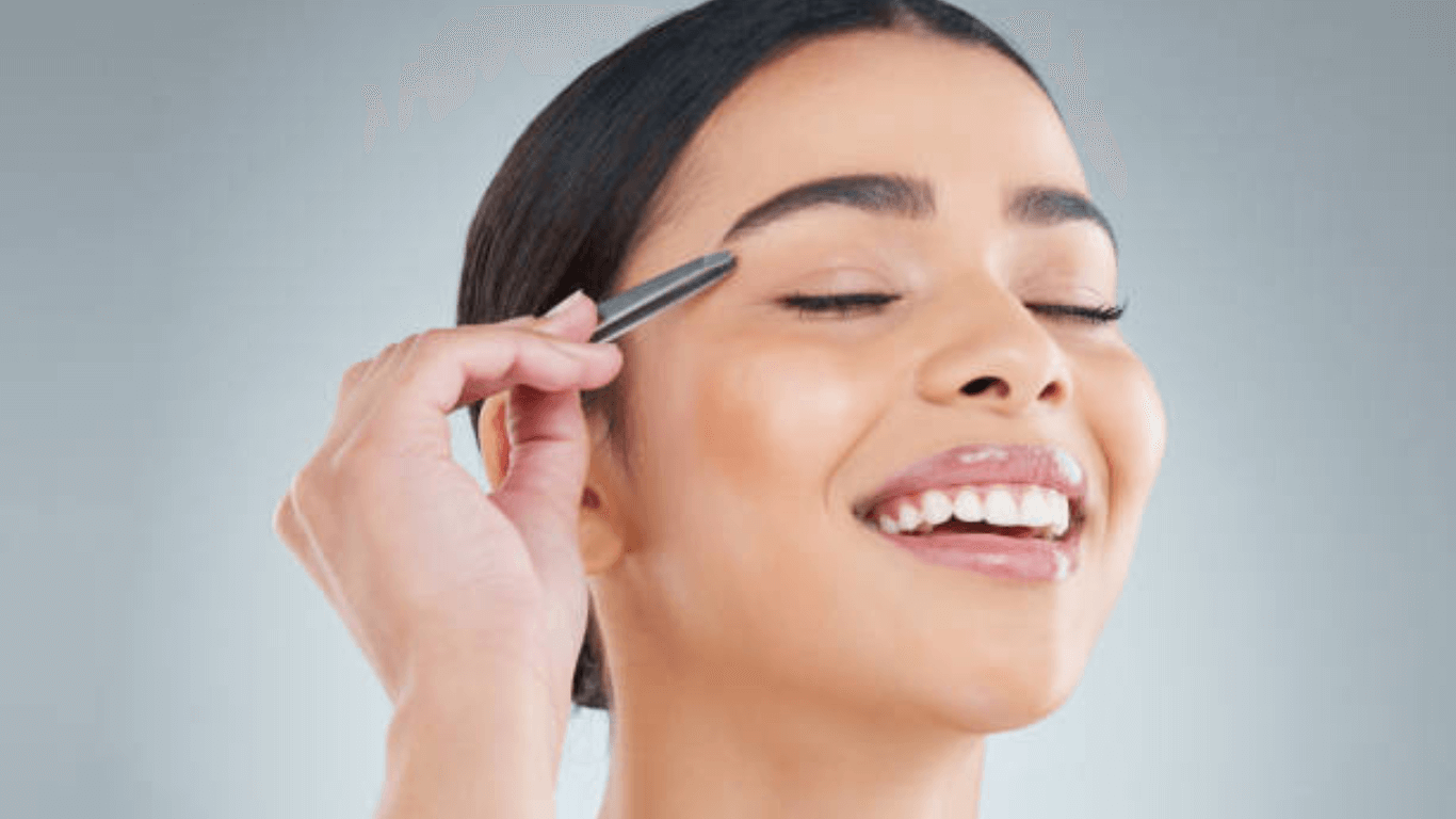 Henna Eyeliner: Mesmerizing Charm of Natural Beauty