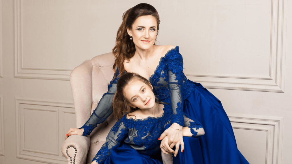 Makeup Ideas for a Blue Dress