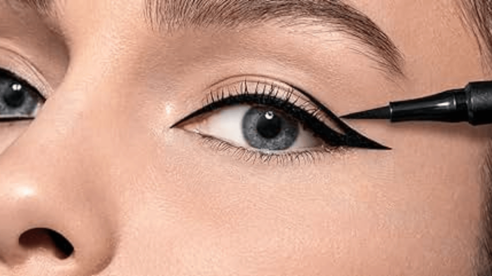 A Guide to Mesmerizing Tarte Smolder Eyes Eyeliner